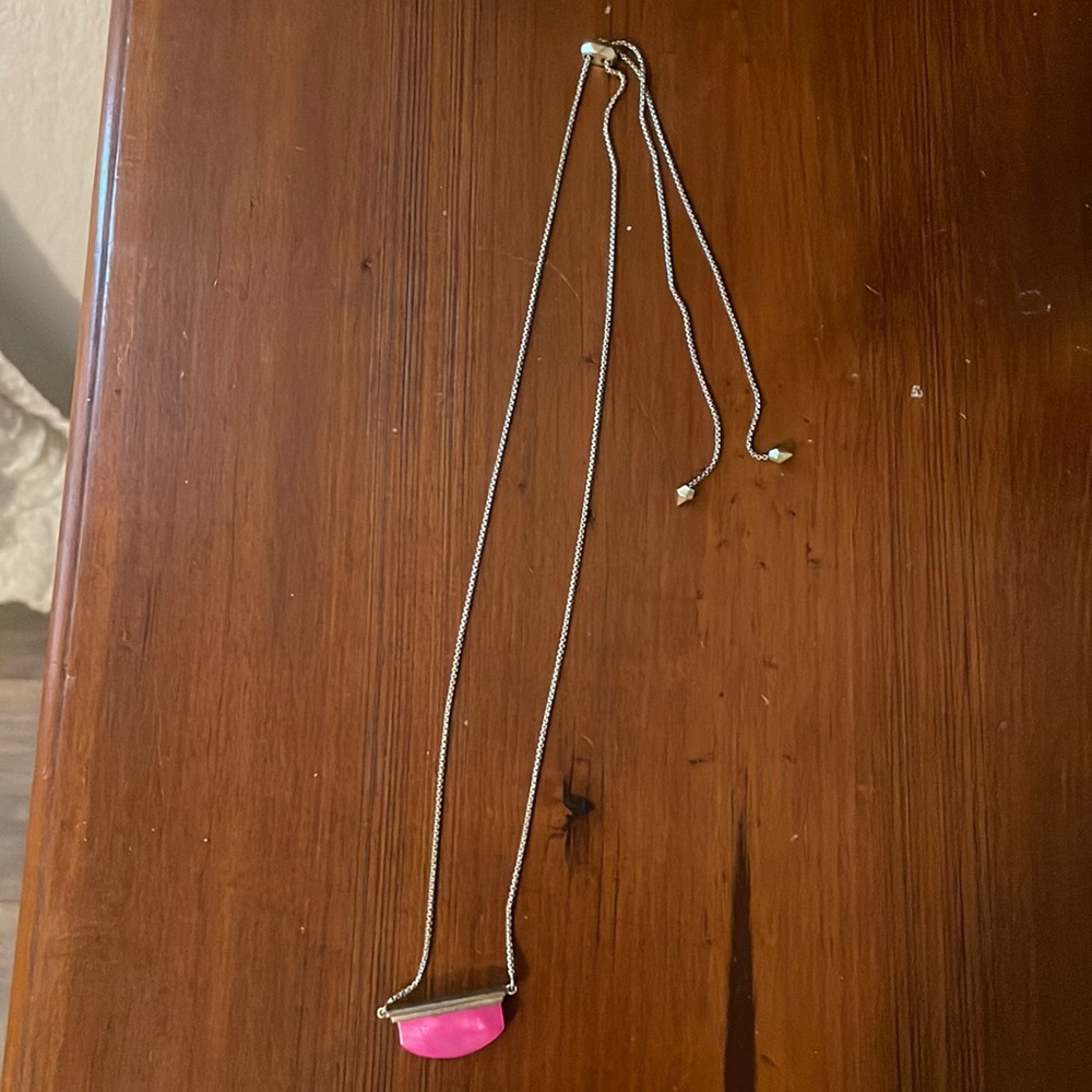 Kendra Scott necklace